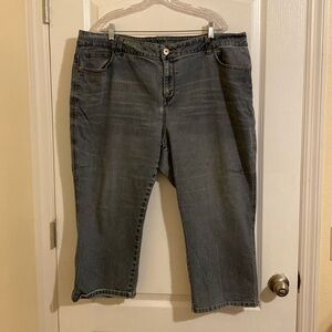 DKNY Light Wash Capri Jeans size 24